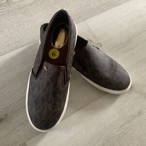 Michael Kors Brown Slip On Sneakers‎ W/ MK Monogram size 9M logo fashion
